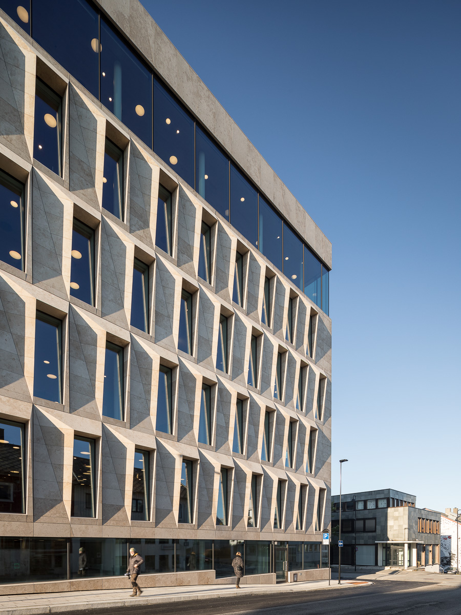 Bodø City Hall, фасад из природного камня Jura известняк